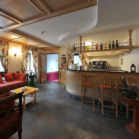 Hotel Il Maniero Ossana Bagian luar foto