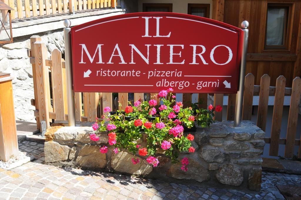 Hotel Il Maniero Ossana Bagian luar foto