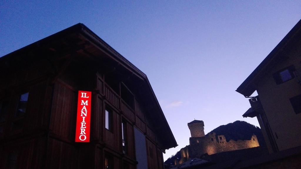 Hotel Il Maniero Ossana Bagian luar foto