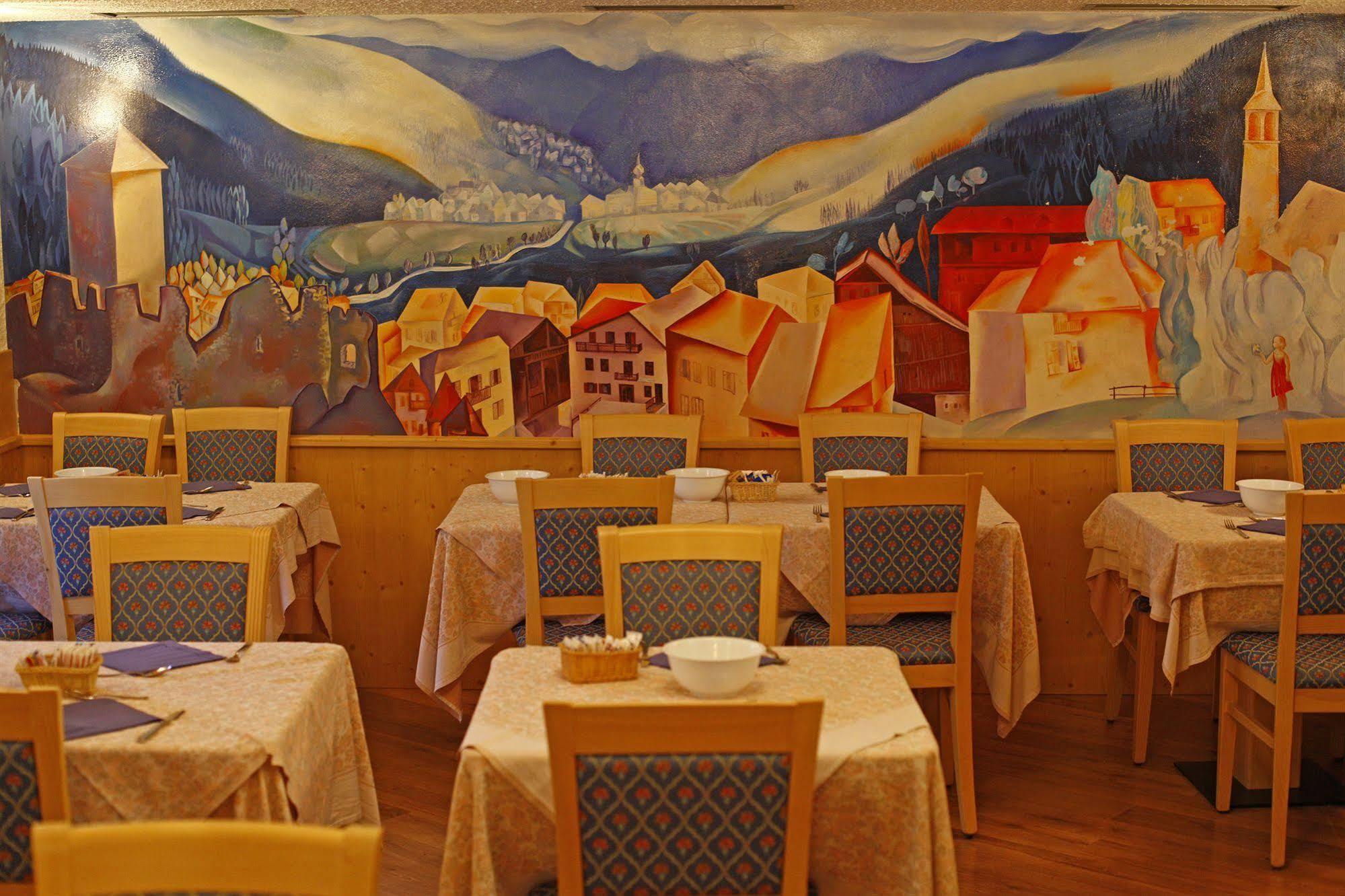 Hotel Il Maniero Ossana Bagian luar foto