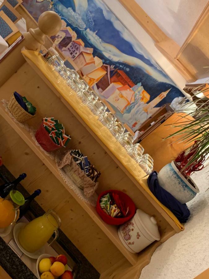 Hotel Il Maniero Ossana Bagian luar foto